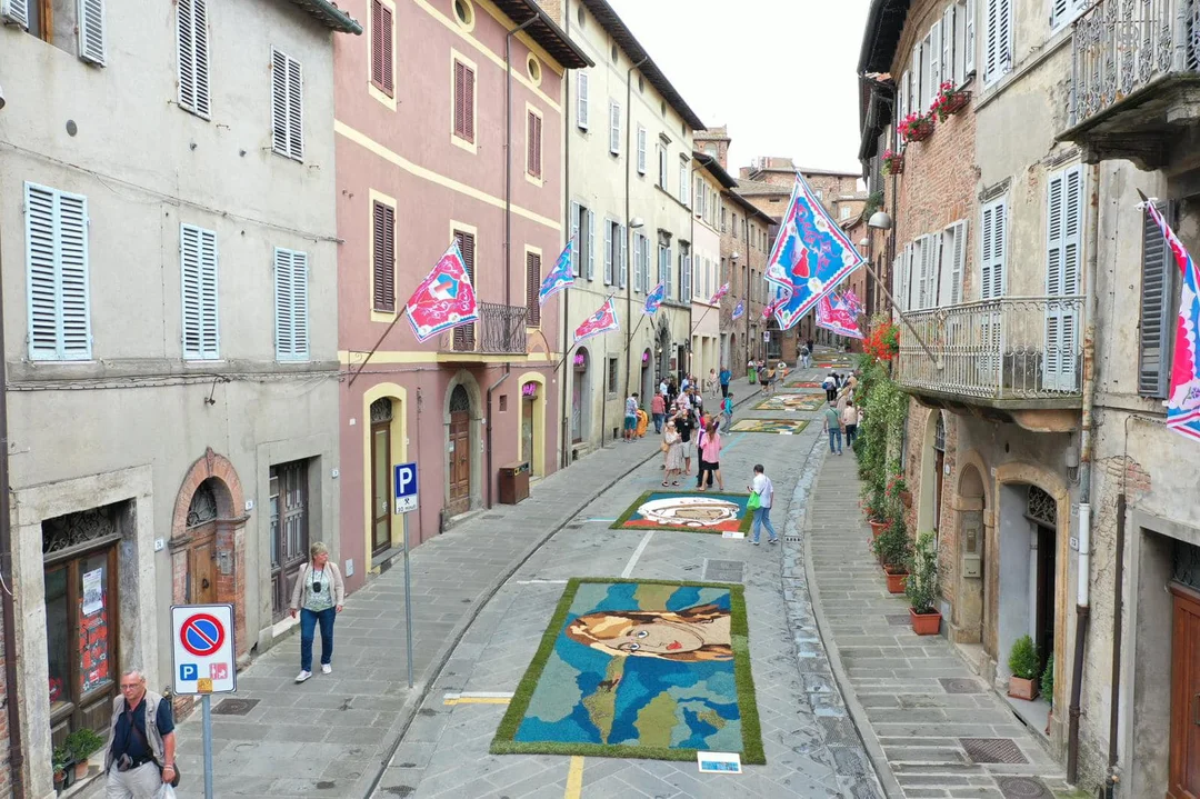 PRESENTAZIONE DEL LIBRO FIORIRE PER 20 ANNI | CITTÀ DELLA PIEVE
