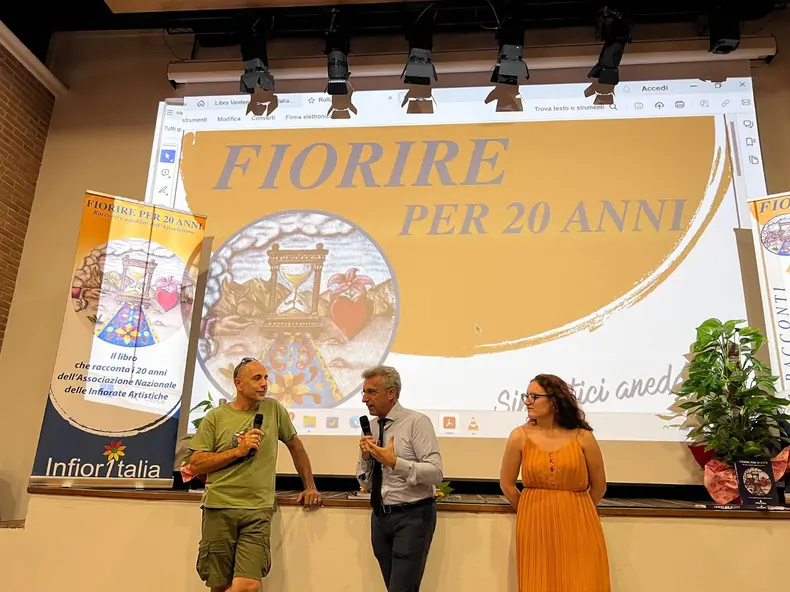 PRESENTAZIONE DEL LIBRO FIORIRE PER 20 ANNI | POGGIO MOIANO