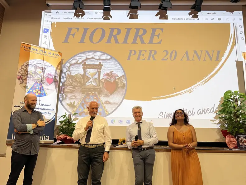 PRESENTAZIONE DEL LIBRO FIORIRE PER 20 ANNI | POGGIO MOIANO